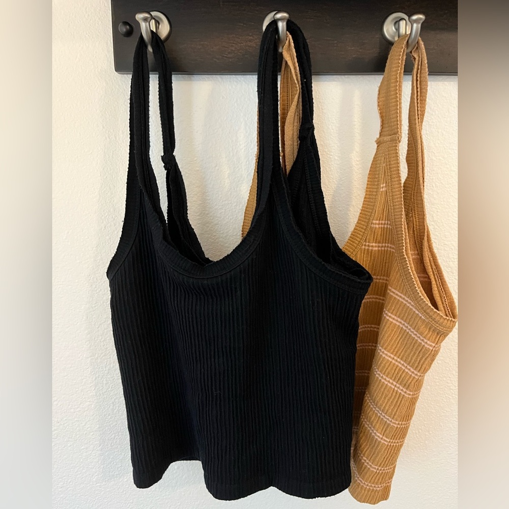 (FREE IF BUNDLED!) 2 Urban Outfitters Ribbed Cropped Tanks (M/L)